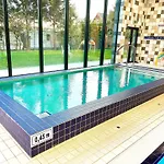 Piec Morz Z Basenem 아파트