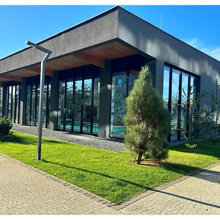 Apartment Piec Morz Z Basenem