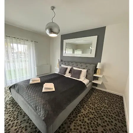 Piec Morz Z Basenem Appartement Sianożęty